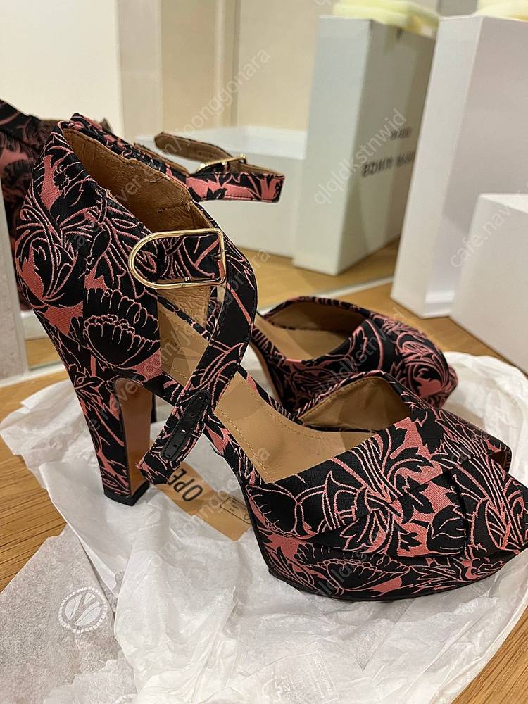 미우미우 miu miu 소니아리켈 프라다 디올 웨딩슈즈 힐 이미지