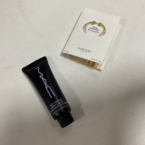 [미개봉새제품] 정가2만원상당 맥실키드림 핸드크림 30ml + 구딸 미니 향수 증정 9,900원에 판매합니다.