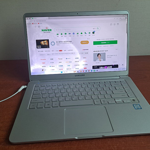 삼성노트북, i5-7200 ram 8g ssd 256, 15인치, 액정하자, 9만
