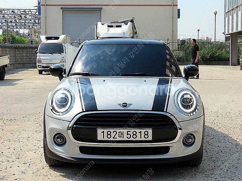 중고 미니쿠퍼 중고 가격 흰색 2021년식 46,776km 5도어 HIGH 3세대 개인사업자중고차--2