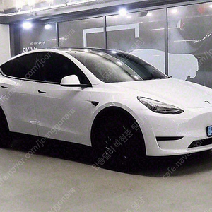 테슬라 모델 Y 중고차 모델 Y 흰색 2023년식 13,172km RWD 중고차카페