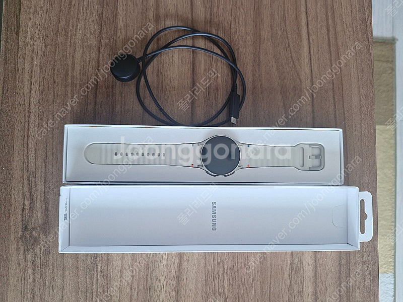 삼성전자 갤럭시 와치7 40mm 와이파이버전 크림색상--1