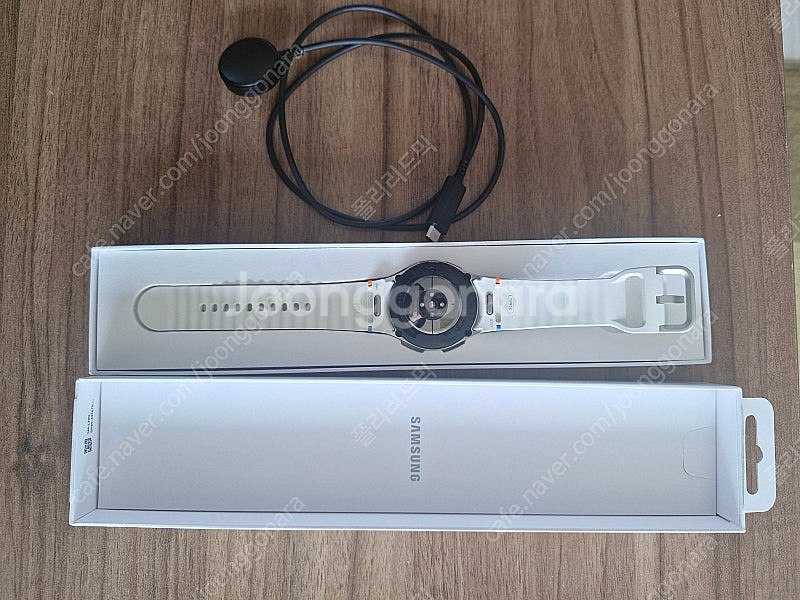 삼성전자 갤럭시 와치7 40mm 와이파이버전 크림색상--2