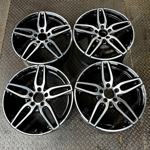 18인치 벤츠 W176 CLA 220 AMG 블랙폴리쉬 순정 정품휠 1대분