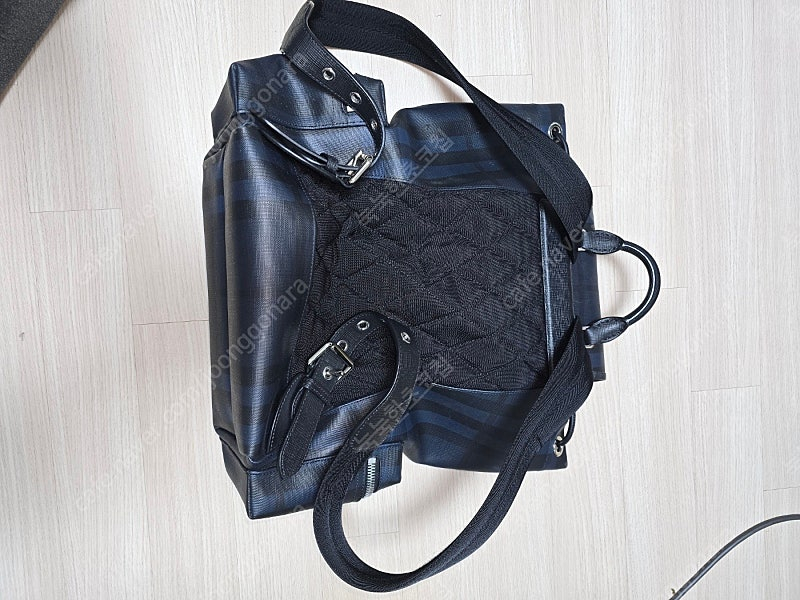 버버리 남성 네이비 체크 백팩 40만--2