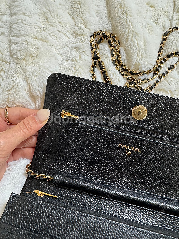 샤넬 클래식 WOC 캐비어 금장 내장칩--1