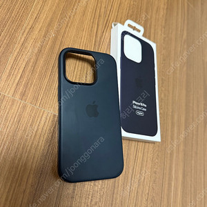 아이폰 16 Pro 정품 실리콘 블랙 케이스