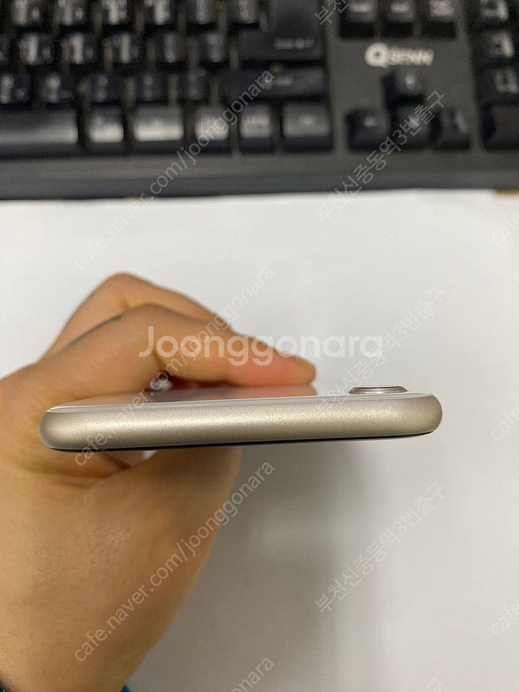 025455 아이폰SE3 화이트 외관AA급 128GB ...--3