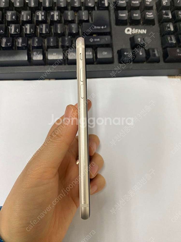 025455 아이폰SE3 화이트 외관AA급 128GB ...--4