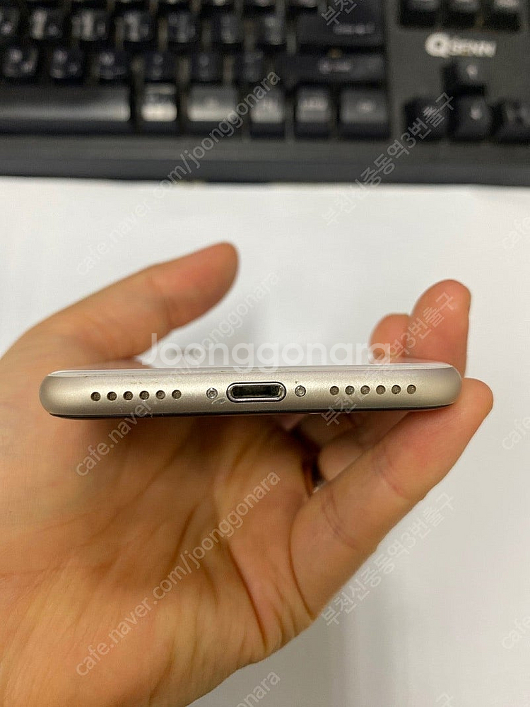 025455 아이폰SE3 화이트 외관AA급 128GB ...--6