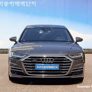 아우디 A8 중고차 아우디 A8 수입중고차 회색 2021년식 43,342km 60 TFSI 콰트로 LWB 중고차이자