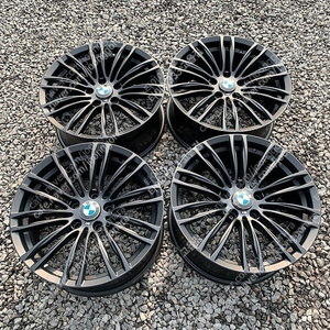 (판매)18인치 BMW 345M 유광블랙 중고휠 한대분 판매합니다