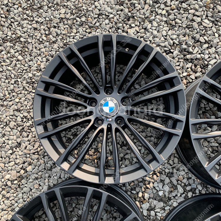 (판매)18인치 BMW 345M 유광블랙 중고휠 한대분...--2