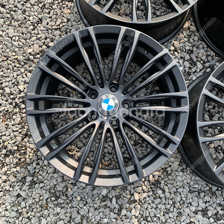 (판매)18인치 BMW 345M 유광블랙 중고휠 한대분...--3