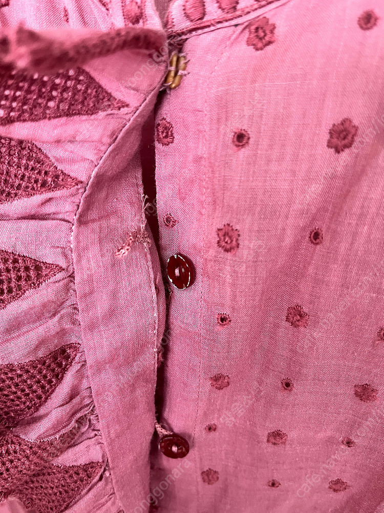 이자벨마랑 라미 100% 자수 러플 블라우스 36사이즈. 한섬 마인 타임 랑방 오즈세컨 쟈딕앤볼테르 sjsj 등--2