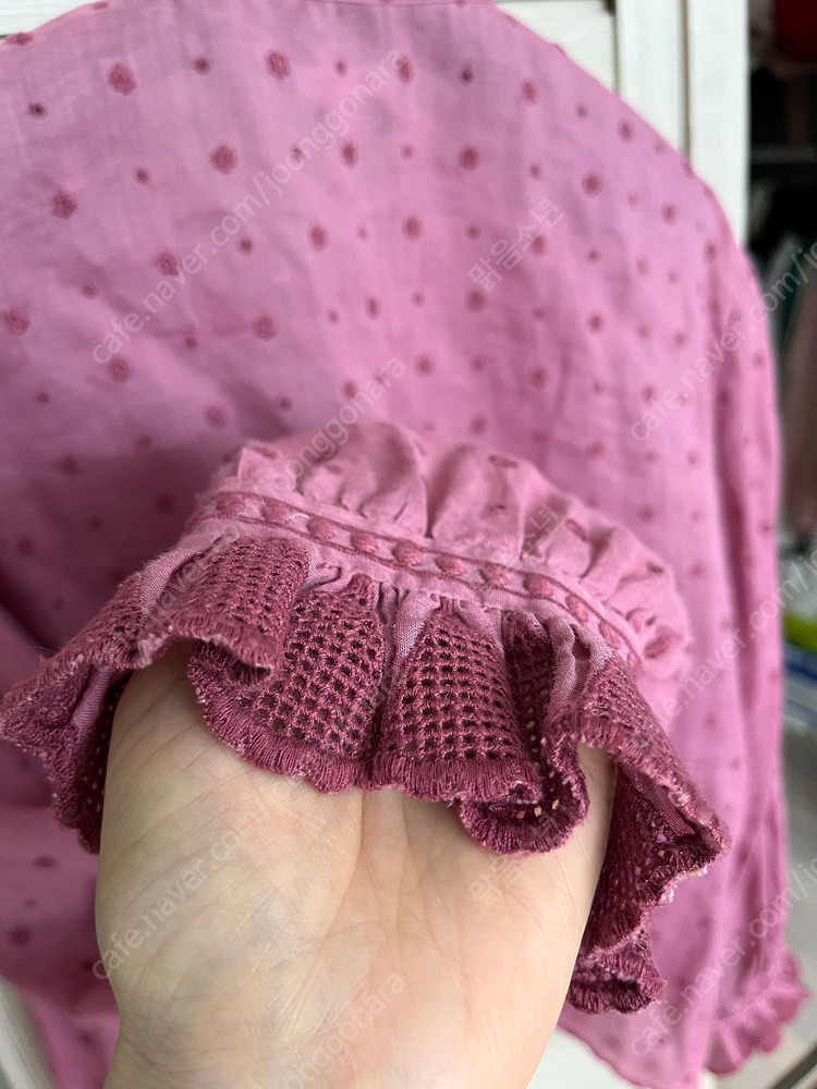 이자벨마랑 라미 100% 자수 러플 블라우스 36사이즈. 한섬 마인 타임 랑방 오즈세컨 쟈딕앤볼테르 sjsj 등--6