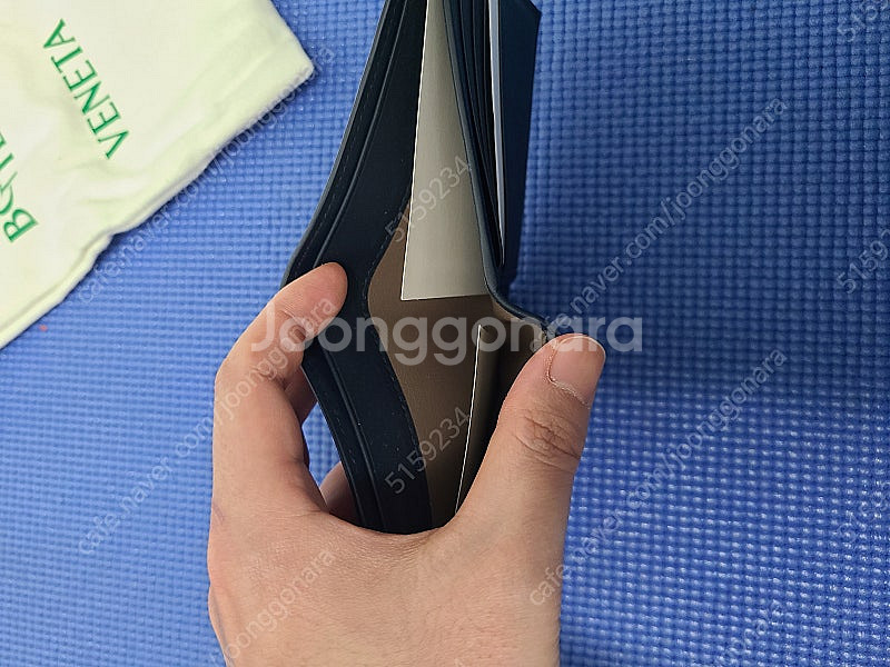 보테가베네타 반지갑 네이비 ss급--6