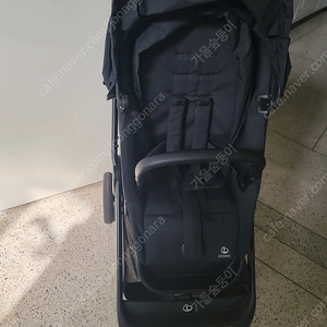 스토케 비트 절충형 유모차 블랙