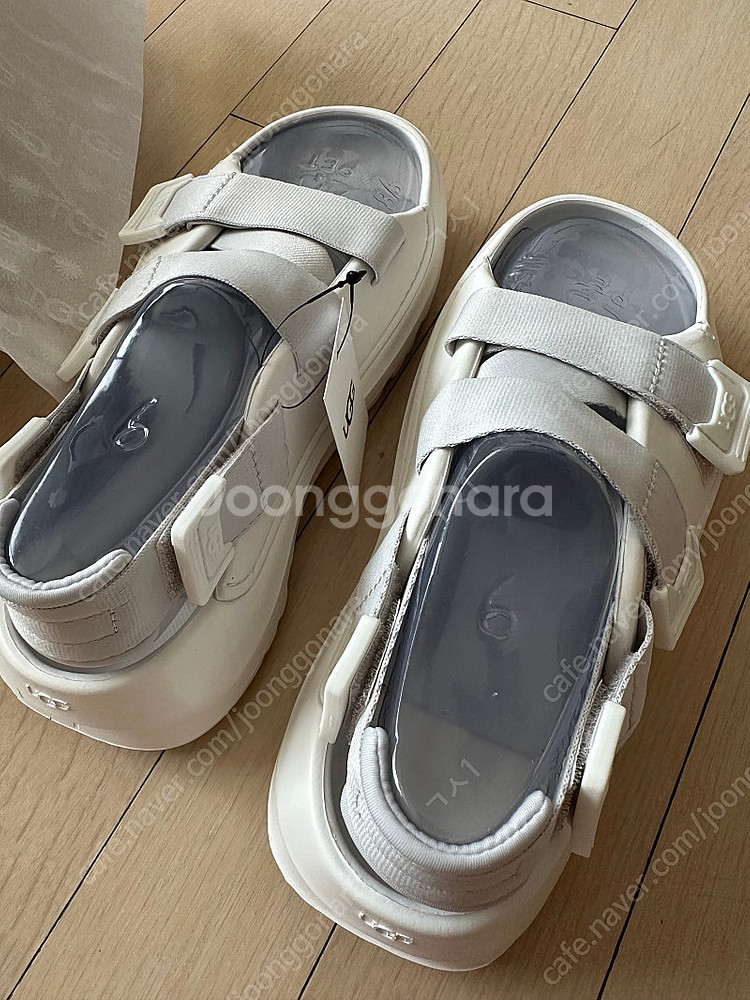어그 스트라터스 화이트 230mm(US6) / UGG ...--1