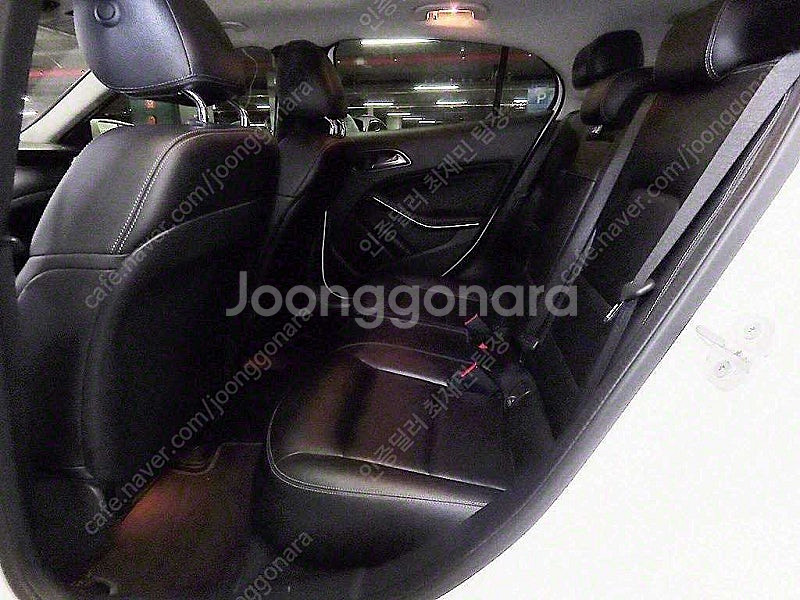 벤츠 GLA 중고 벤츠 GLA클래스 중고 흰색 2018년식 GLA220 개인사업자 차량구매--7