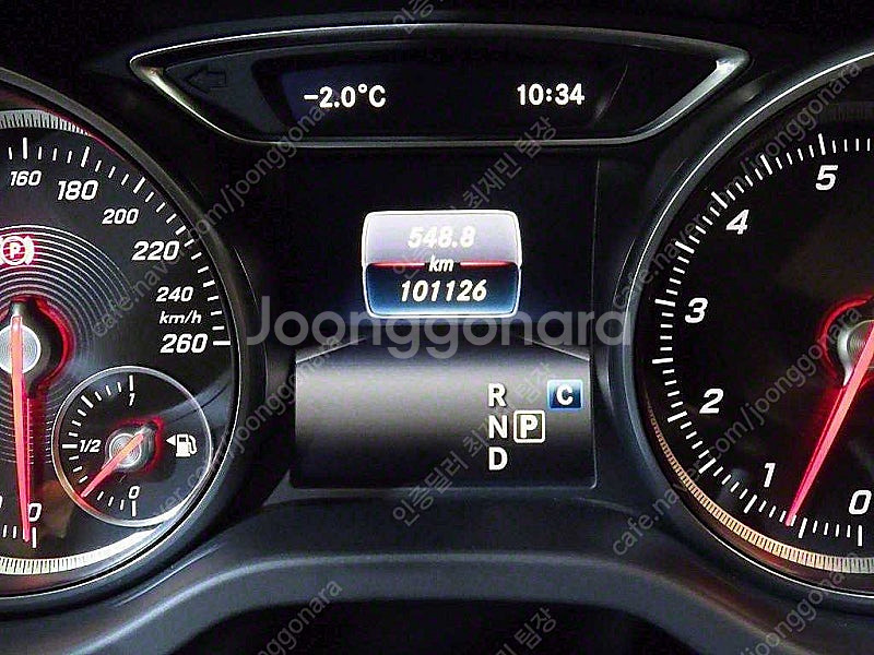 벤츠 GLA 중고 벤츠 GLA클래스 중고 흰색 2018년식 GLA220 개인사업자 차량구매--9