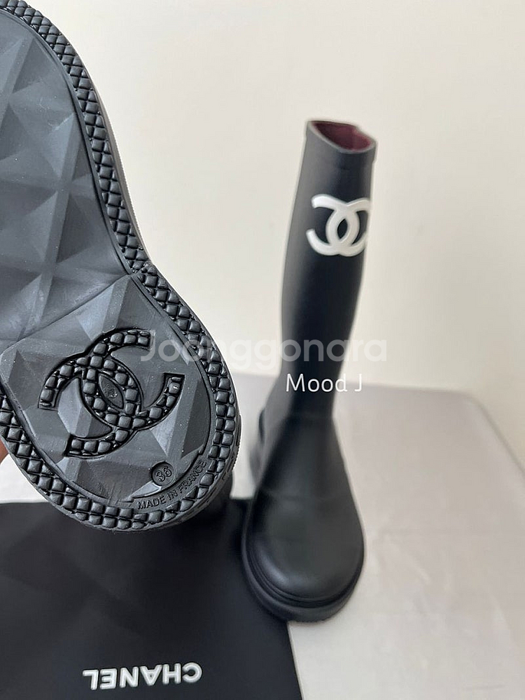샤넬 레인부츠 새상품--2