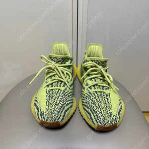 아디다스 이지 부스트350 V2