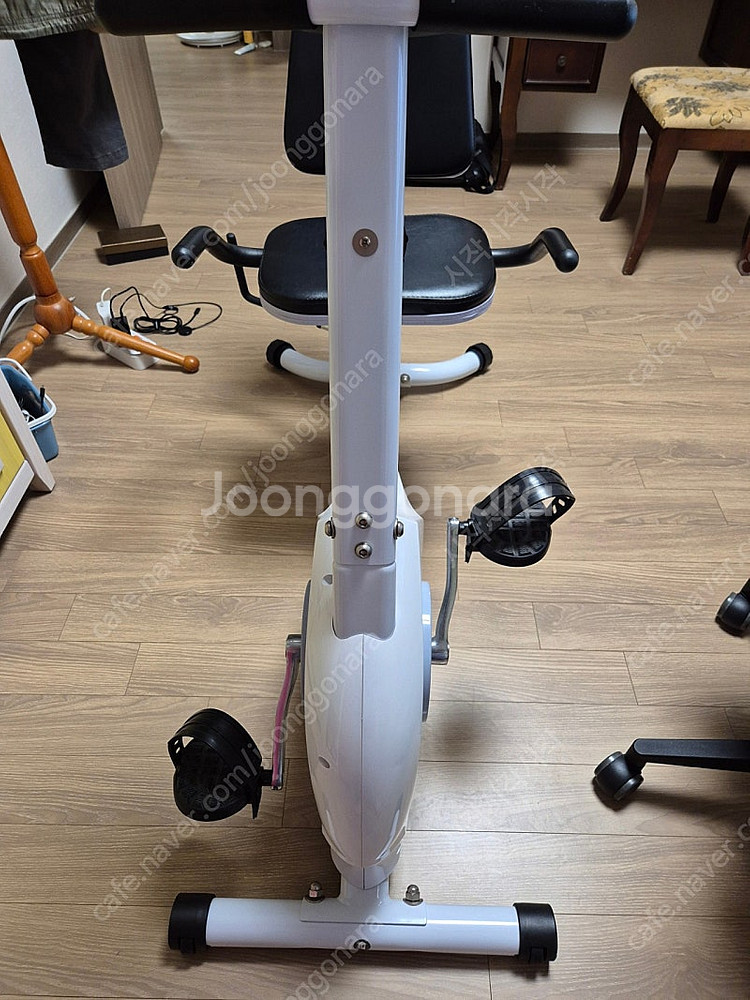 이고진 실내자전거 704R 거의 새제품 싸게 내놓습니다...--2