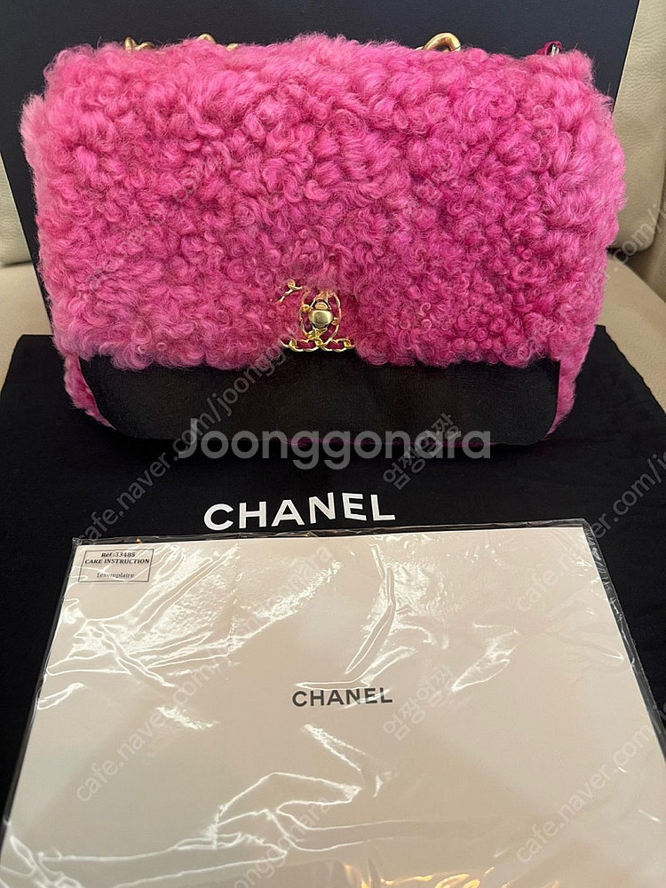 샤넬 19백 AS1160 핑크 양털 시어링 숄더백--0