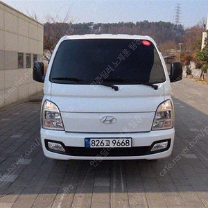 중고트럭 매매 중고화물차매매 흰색 2023년식 30,578km 1.0톤/더블캡/초장축/(CRDi) 중고자동차
