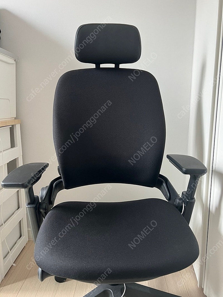 스틸케이스 립체어+헤드레스트 새상품 판매합니다. 이미지