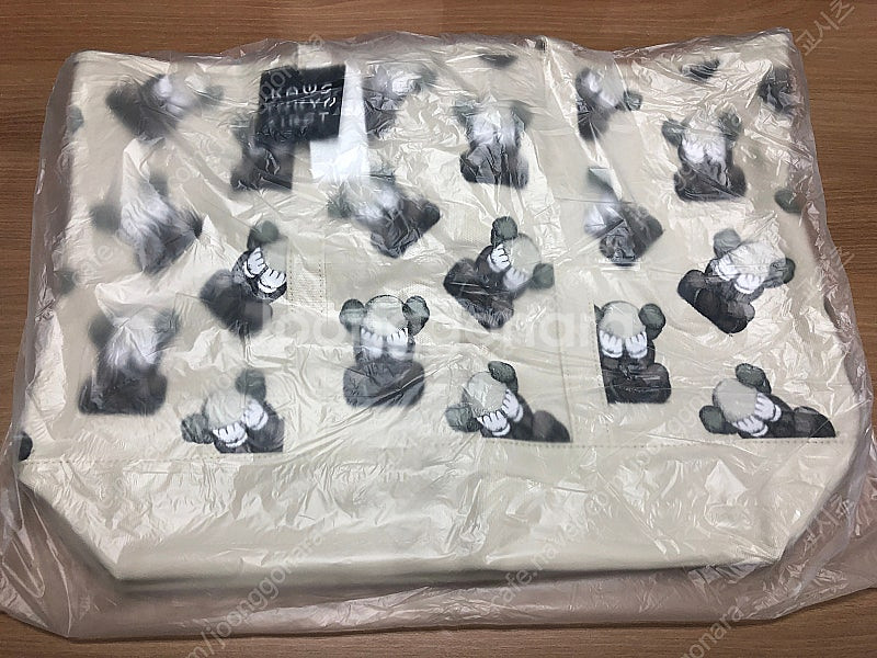 UNIQLO X KAWS TOKYO FIRST 유니클로...--1