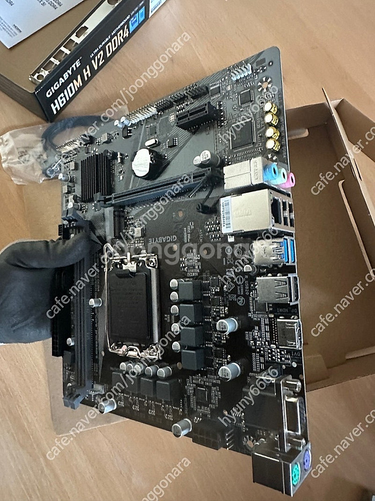 기가바이트 H610M H V2 DDR4 판매 합니다. ...--3