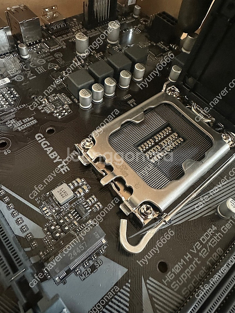 기가바이트 H610M H V2 DDR4 판매 합니다. ...--4
