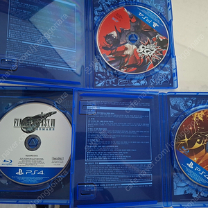 PS4 중고 타이틀 (파판7 리메이크, 페르소나5 더 로열, 페르소나5 팬텀 스트라이커즈)
