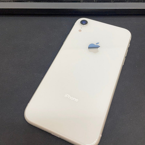 아이폰XR 화이트 64GB 상태좋은 중고19만 팝니다.