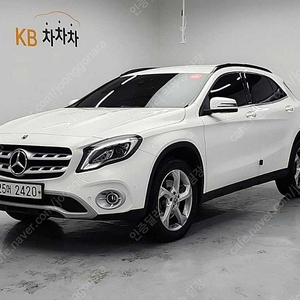 외제중고차시세 벤츠 GLA클래스 중고 흰색 2019년식 GLA220 개인사업자 차량구매