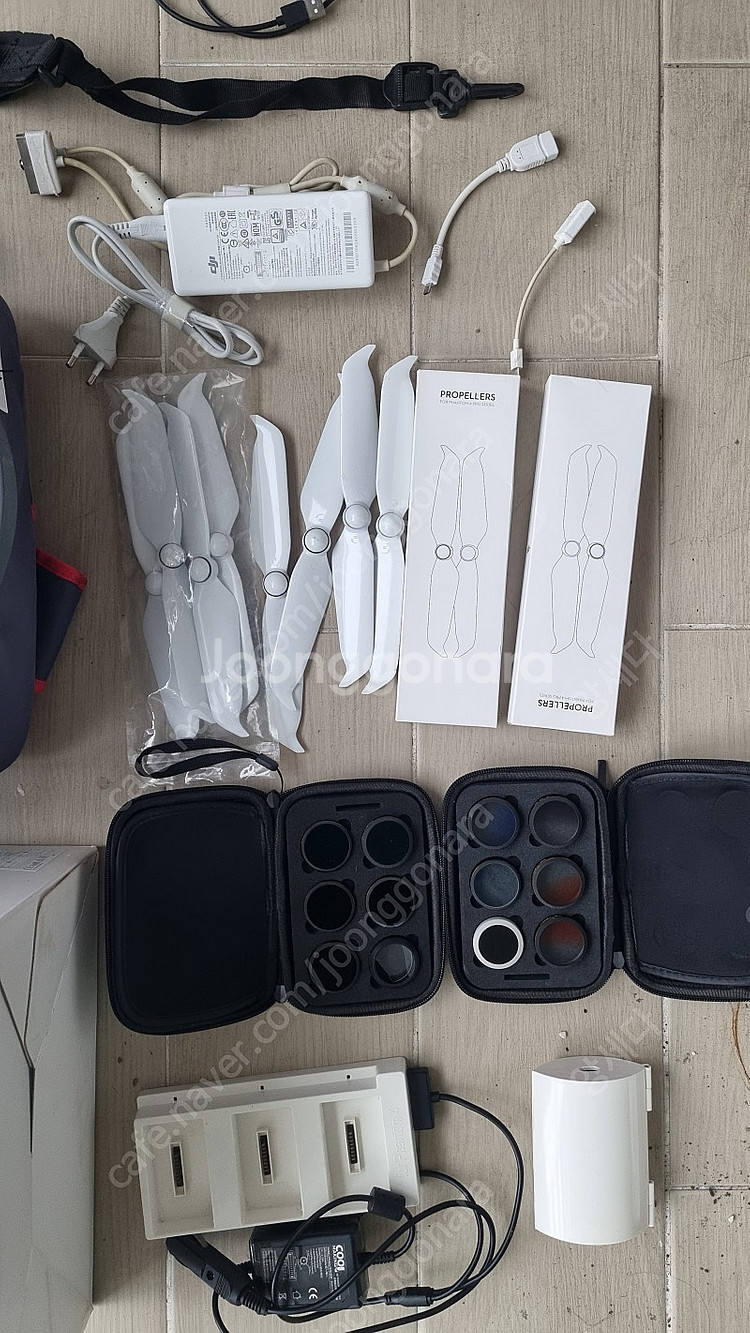 팬텀4 pro 2.0 기체 및 필터, 부속품등 풀 셋트...--8
