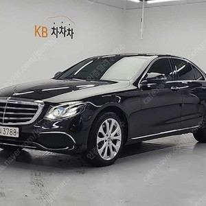 @18년식 E클래스(5세대) E220d 4매틱 익스클루시브 전국최저가격전액할부저신용최대72개월카드리스차량 상태 좋습니다