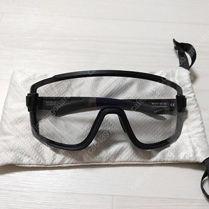 정품)) 스미스 와일드캣 블랙변색 스포츠고글 선글라스 팝니다 (택포10만)