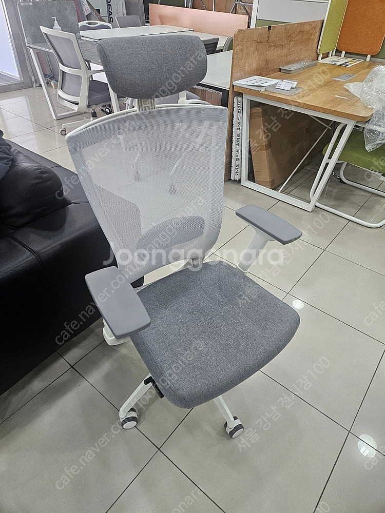 강남구 논현동가구거리 전시장 진열품 할인판매 중고책상 ...--1