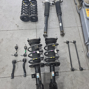 16년식 올뉴쏘렌토 2륜 쇼바 및 링크 풀셋