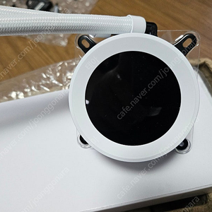 nzxt 크라켄 z73 화이트 판매합니다