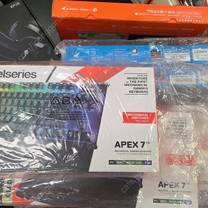 폐업하면서 정리 중입니다. 미개봉 키보드 판매합니다 스틸시리즈 apex / 듀가드 토체티 Epos 헤드셋 등등