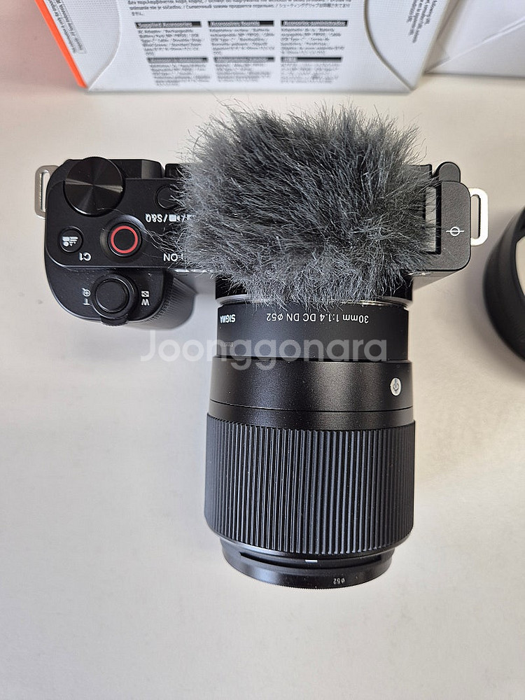 소니 미러리스 ZV-E10 + 시그마 F.14 30MM...--9