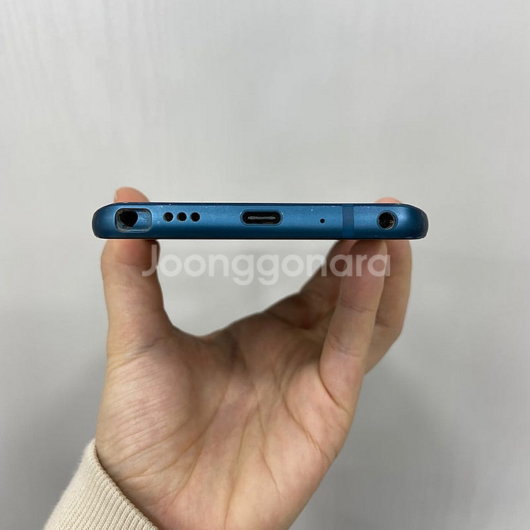 83316 Q8 64기가 블루 공기계 팝니다 3만원--3