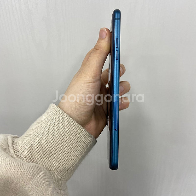 83316 Q8 64기가 블루 공기계 팝니다 3만원--6