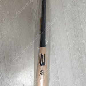 본 나무 배트 새제품 팝니다