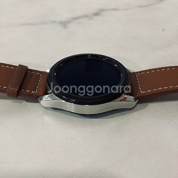 갤럭시 워치3 실버 45MM S급 매우깨끗 케이블 포함...--2