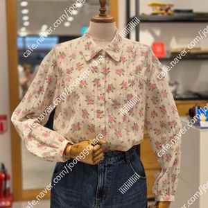 써스데이아일랜드 블라우스 새상품 스몰